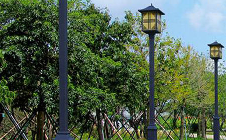 太阳能托克逊庭院灯价格为何差三倍？关键看这几点